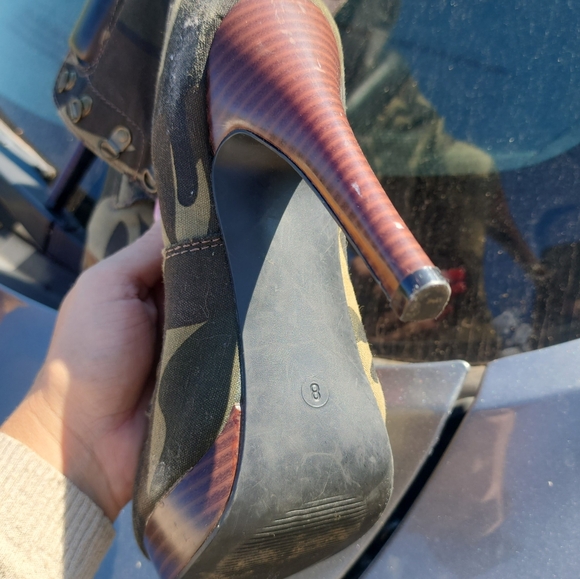 Camo heels ❤️ from Shoe dazzle - Picture 2 of 7